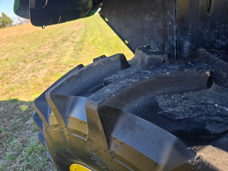 2016-john-deere-6110m-image-46