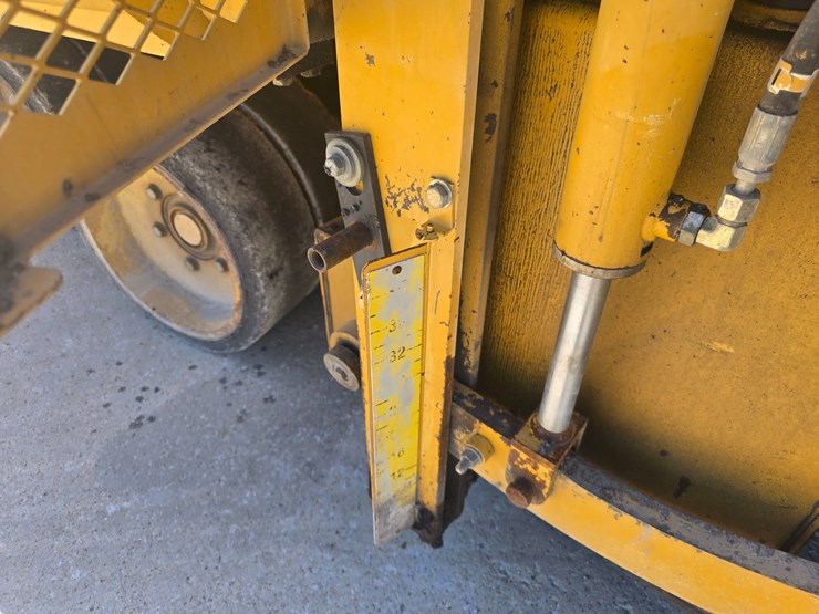 2006-caterpillar-ap-1000d-image-54