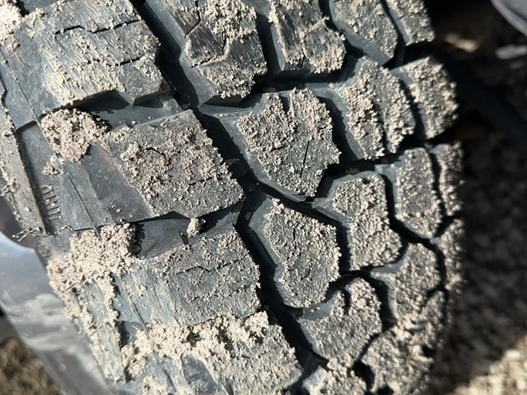 2021-ford-f350-xl-image-14