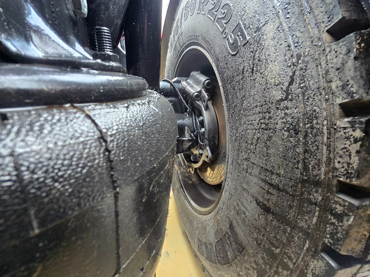 2017-western-star-5700xe-image-120