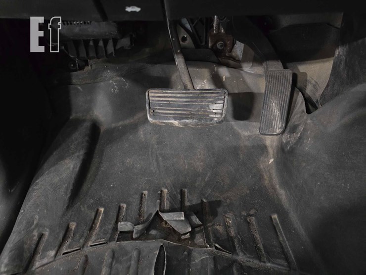 2015-chevrolet-silverado-1500-image-11