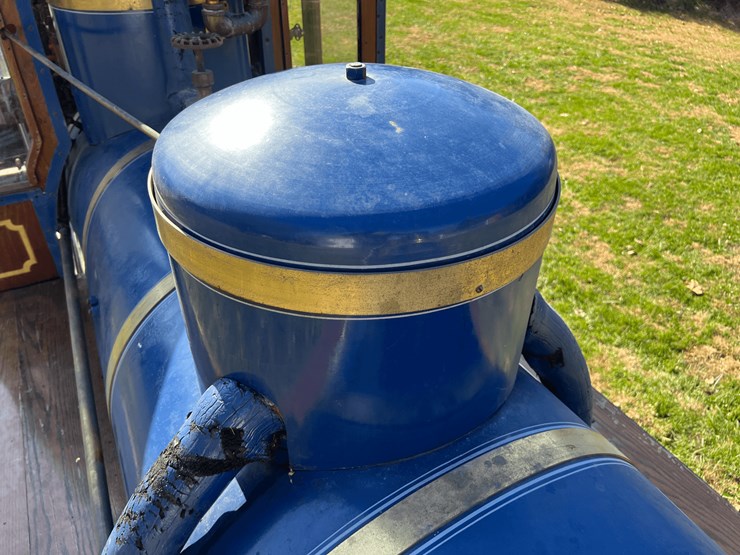 frick-steam-locomotive-with-track-image-92