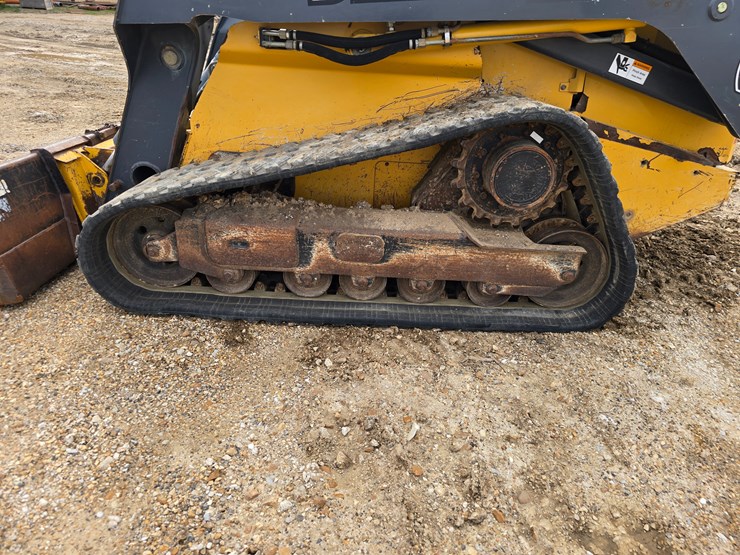 2013-deere-329d-image-20