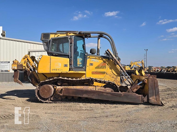 2006-deere-750j-image-6