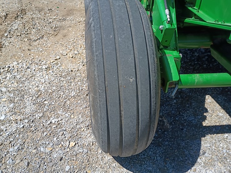 2023-john-deere-450m-image-34