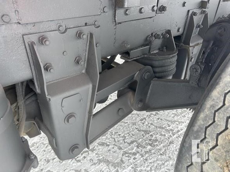 1997-peterbilt-357-image-29