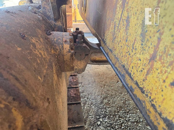 2006-caterpillar-d6r-iii-image-30