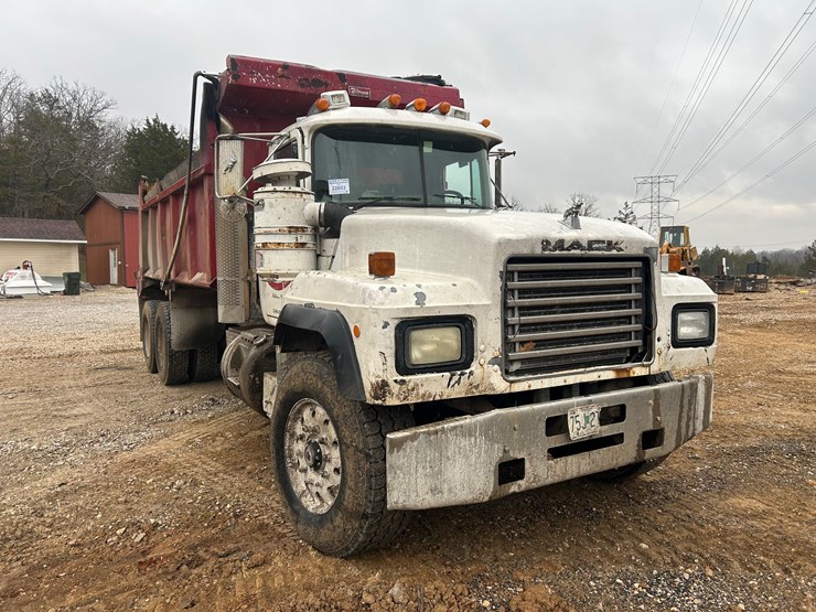 2001-mack-rd688s-image-25