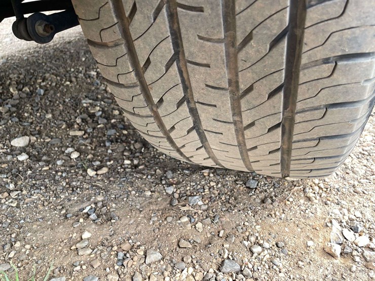 2015-chevrolet-suburban-image-22