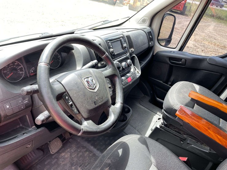 2015-ram-promaster-1500-image-11