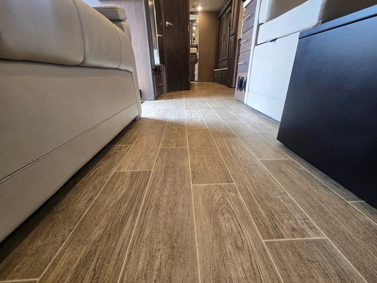 2020-ford-f550-image-35