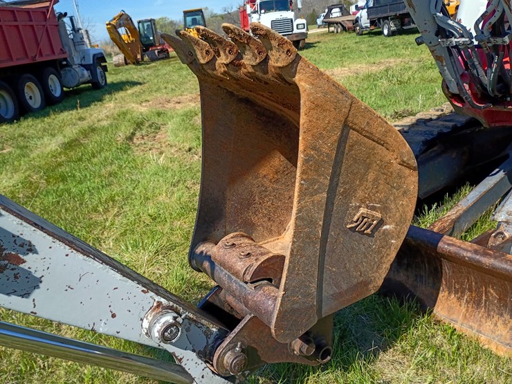 2011-takeuchi-tb285-image-60