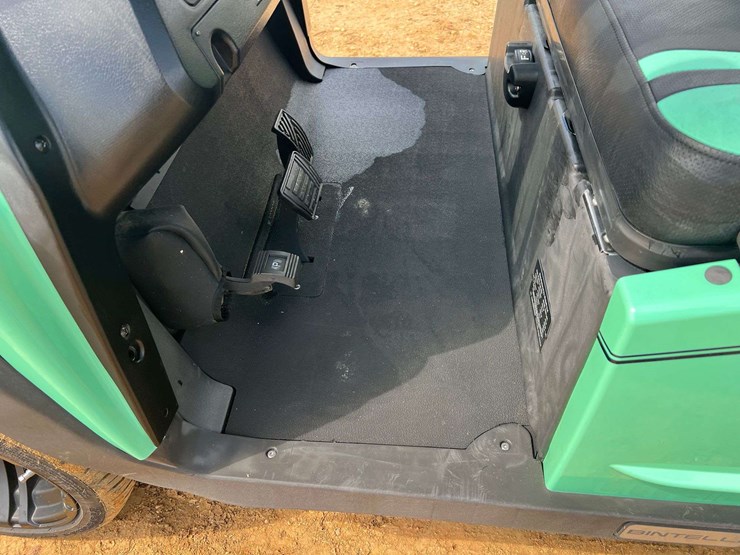 2023-bintelli-48-volt-electric-4-seater-golf-cart-w/-on-board-charger-(3.1-miles-showing)-image-14