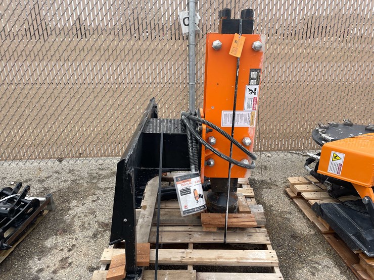 #7031-•-unused-wolverine-pd1-12-03d-skid-steer-hydraulic-post-pounder-(o11)-image-1