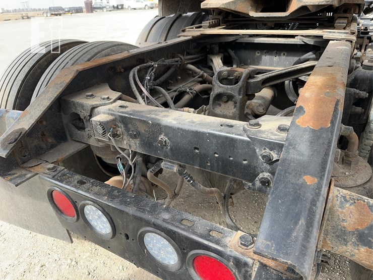 2005-kenworth-t800-image-15