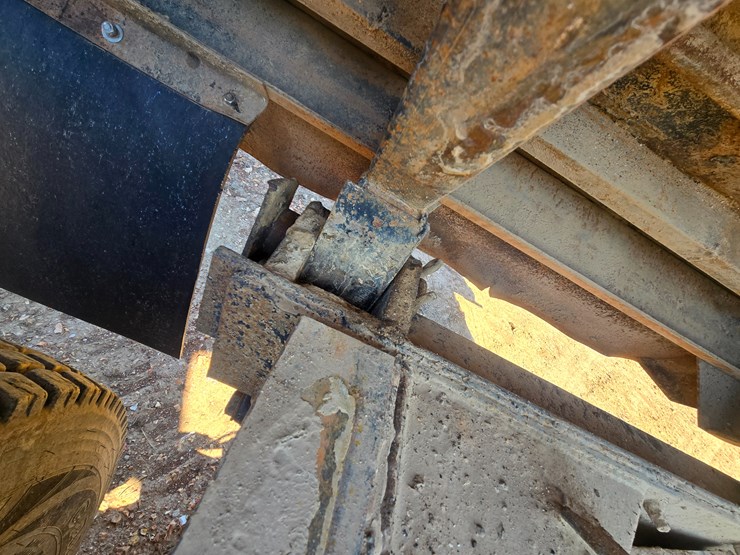 1998-mack-rd688s-image-37