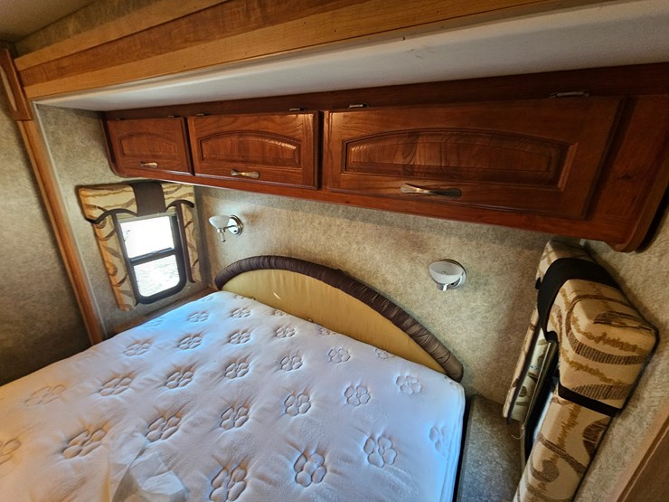 #22198-•-2007-georgie-boy-landau-motorhome-image-81