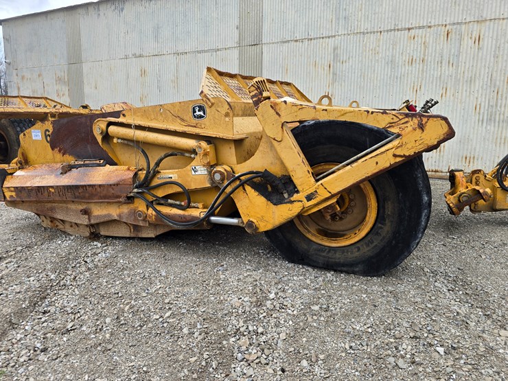 2006-deere-1812c-image-7