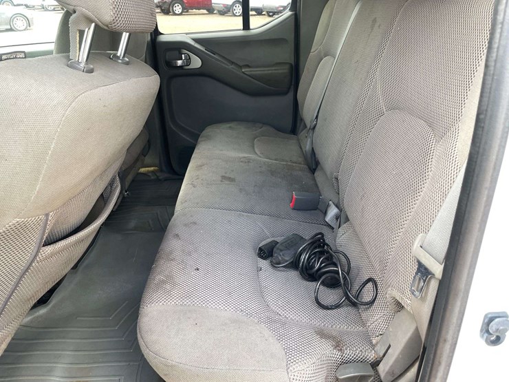 2016-nissan-frontier-image-14