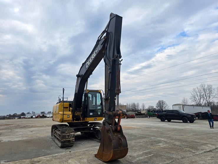 2014-deere-160g-lc-image-16
