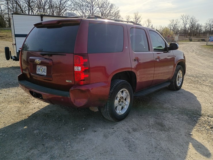 2010-chevrolet-tahoe-image-9