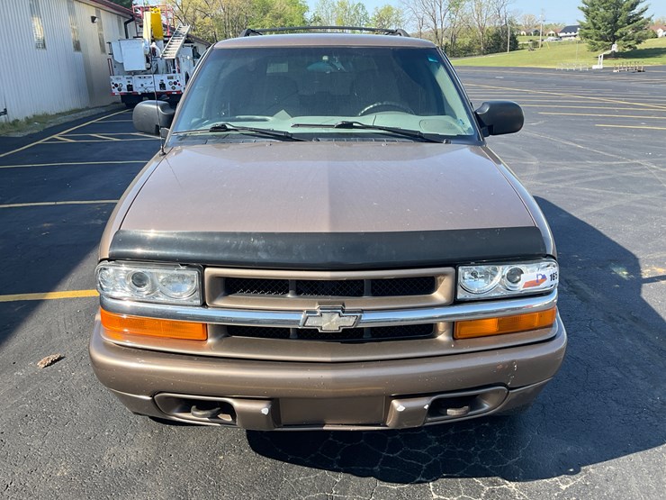 2004-chevrolet-blazer-image-2