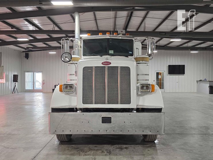 2009-peterbilt-367-image-7