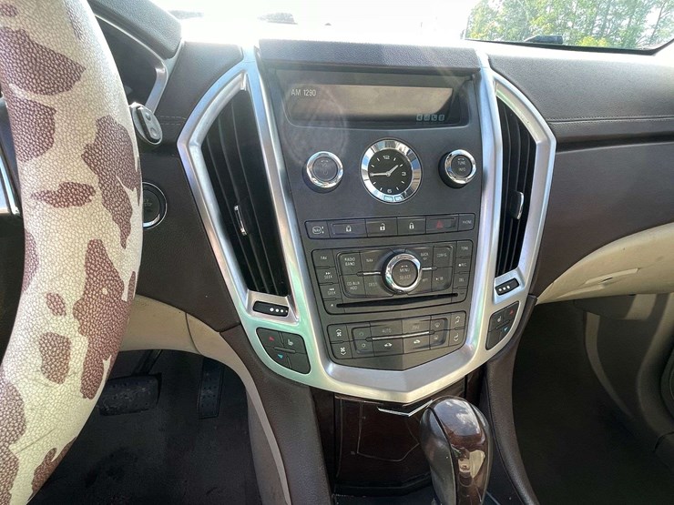 2011-cadillac-srx-image-13