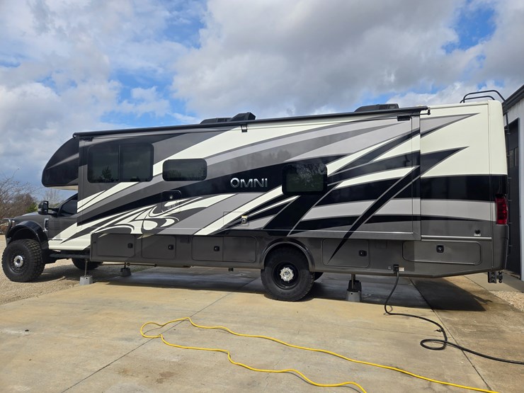 2020-ford-f550-image-7