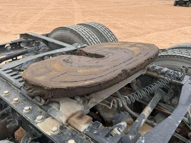 2018-international-durastar-4400-image-10