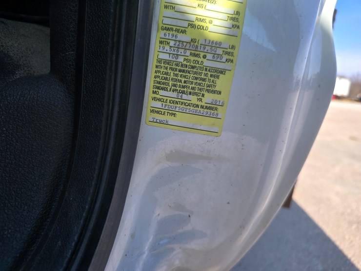 2016-ford-f550-image-37