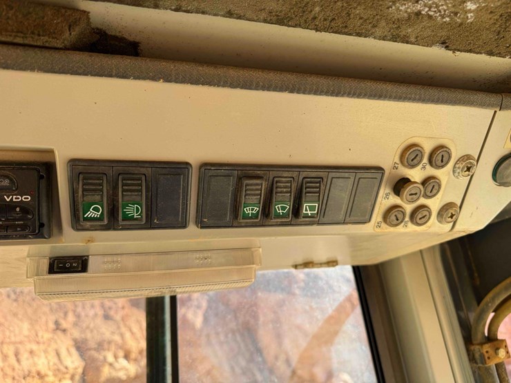 2005-deere-655c-image-29