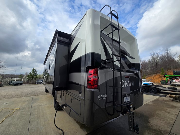 2020-ford-f550-image-10