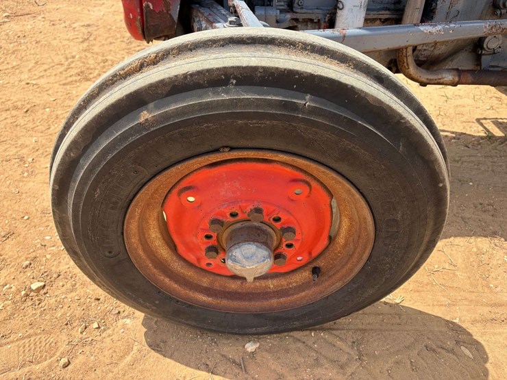 massey-ferguson-mf135-image-7