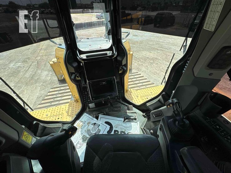2020-caterpillar-d6-xe-lgp-image-18