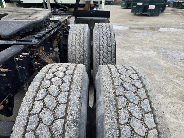 #22593-•-2016-mack-cxu613-pinnacle-sleeper-truck-image-65