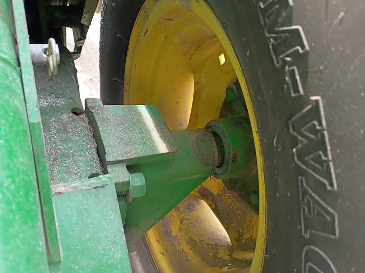 2000-john-deere-556-image-34