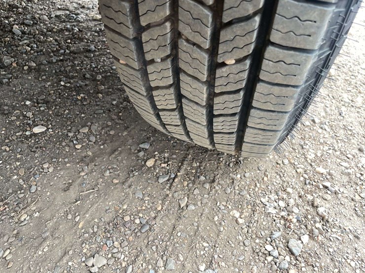 2014-chevrolet-silverado-2500-image-25