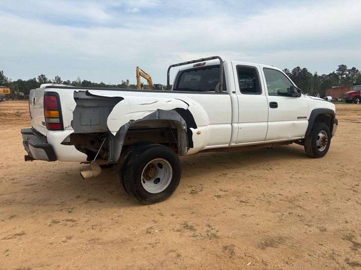 2001-gmc-sierra-2500-image-3