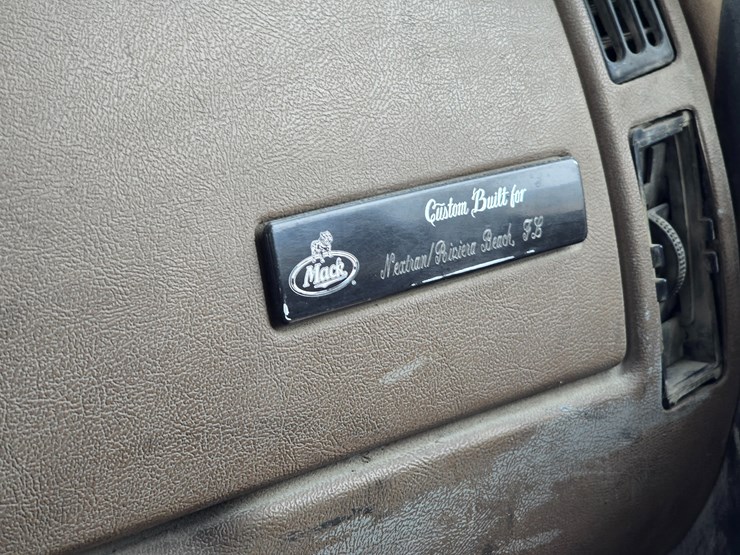 #22589-•-2006-mack-cv713-granite-roll-off-garbage-truck-image-57