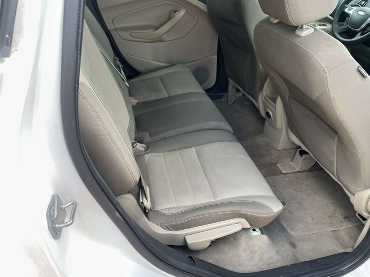 2014-ford-escape-image-16