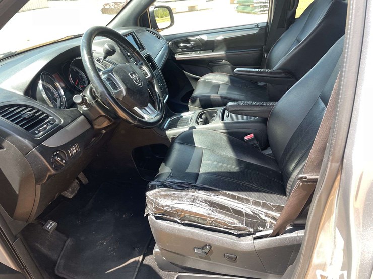 2019-dodge-grand-caravan-gt-image-10