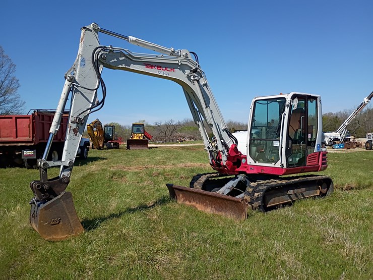 2011-takeuchi-tb285-image-1