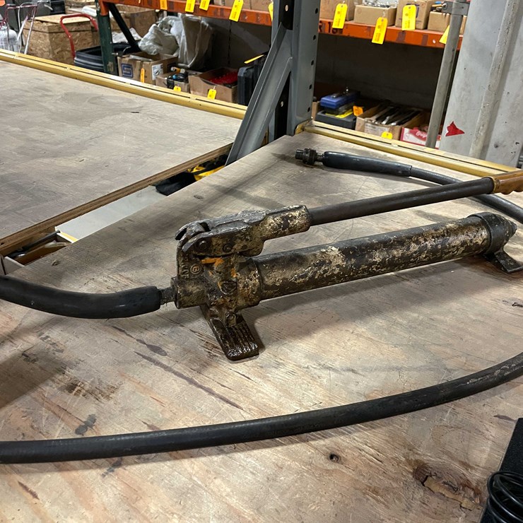 #2418 • Power Team 10 Ton Porta Power Hand Pump (PR12)