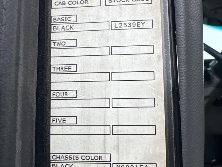 2016-peterbilt-579-image-18