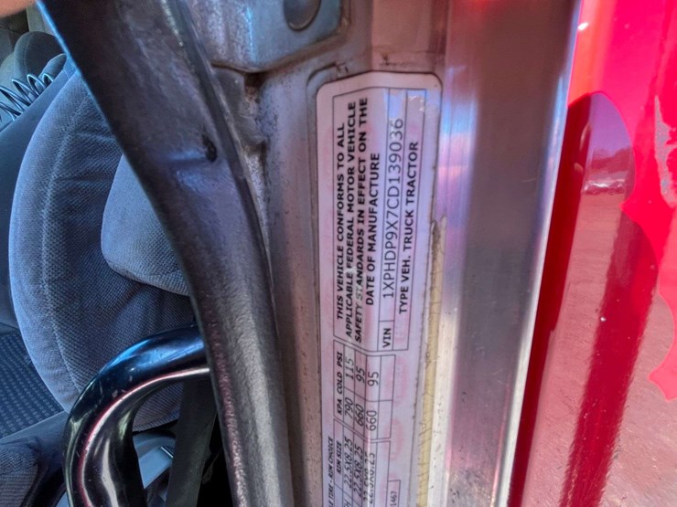 2012-peterbilt-386-image-42