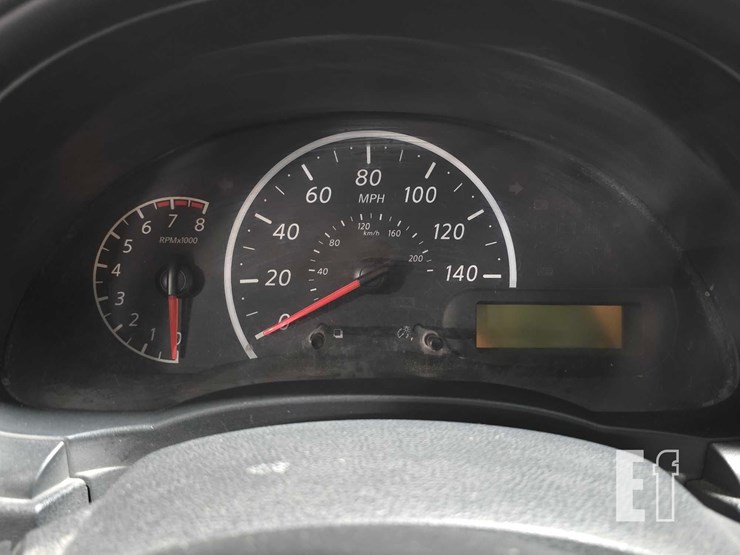 2015-nissan-versa-image-12