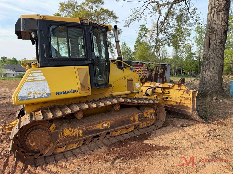 2010-komatsu-d51px-22-image-3