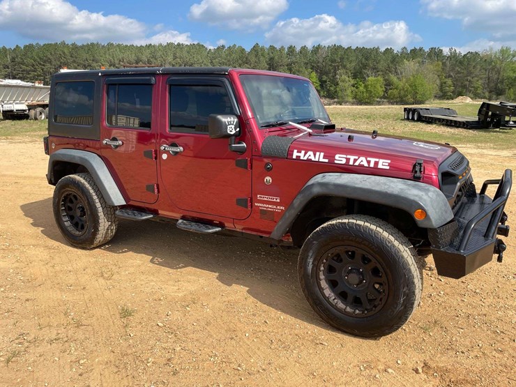 2013-jeep-wrangler-sport-image-4