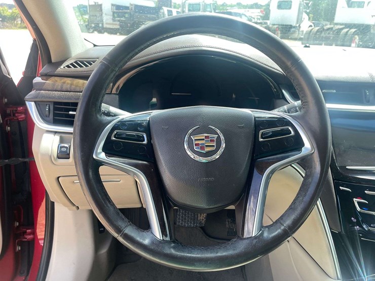 2015-cadillac-xts-4-door-sedan-(144,760-miles)-image-12